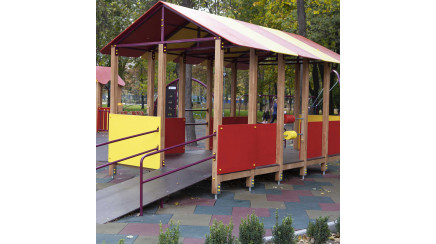 Arbor house with a ramp for children with specific needs