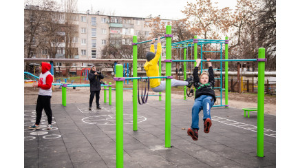 Triple combined horizontal bar